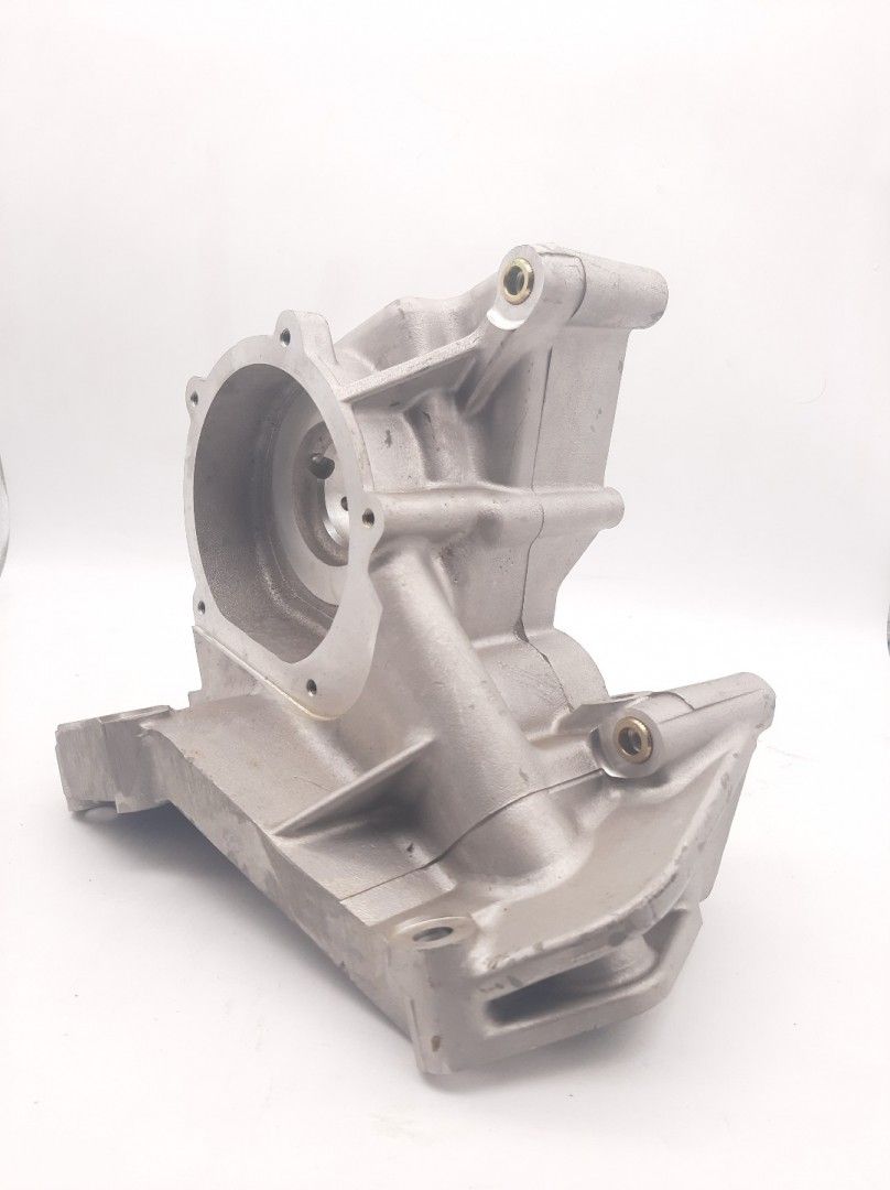Bracket-coolant pump support 200 400 600 800 Genuine MG Rover PEU10143 PEU10116