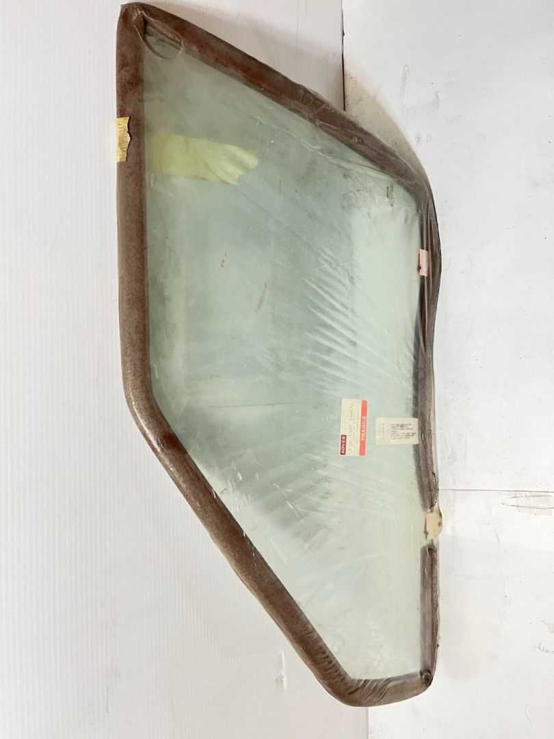 Glass assy-front door green - LH 200 400 Genuine MG Rover CUB10071