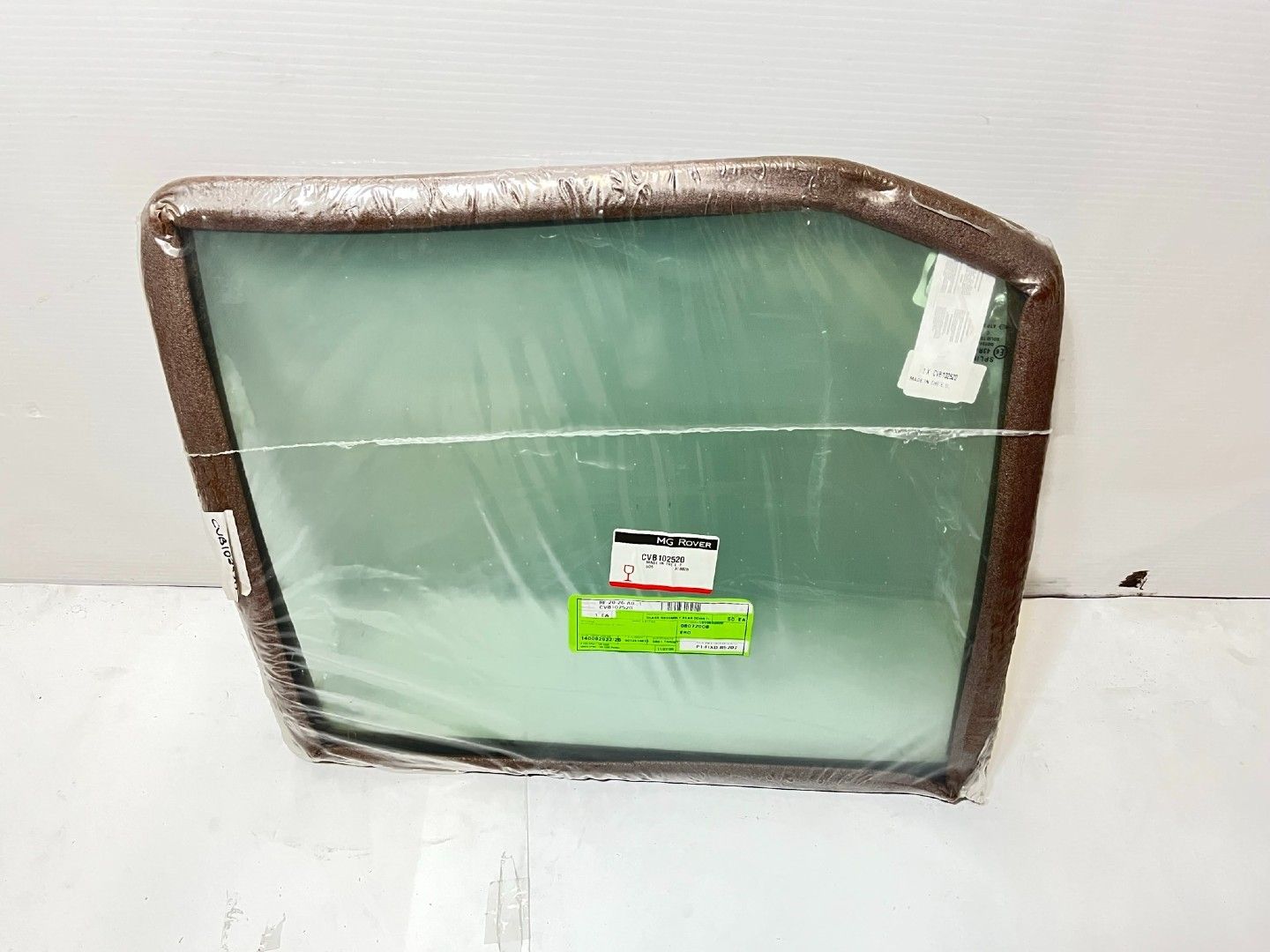 Glass assembly-rear door tinted - RH 75 Genuine MG Rover CVB102520
